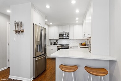 2733 N Janssen Ave unit B, Chicago, IL 60614 - photo 3