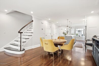 180 Turn of River Rd unit 18D, Stamford, CT 06905 - photo 2