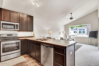 31_KitchenLiving