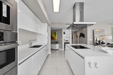 Parque Towers at St. Tropez unit 4-2201, Sunny Isles Beach, FL 33160 - photo 3