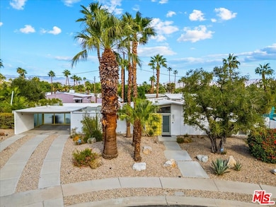 888 E Janet Cir, Palm Springs, CA 92262 - photo 4