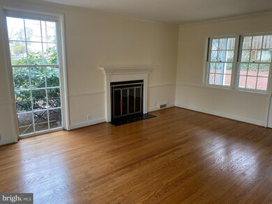 7509 Glendale Rd, Chevy Chase, MD 20815 - photo 4
