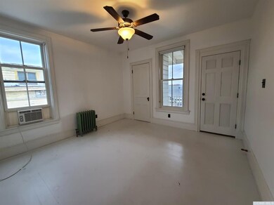 742 Warren St unit 3 Rea, Hudson, NY 12534 - photo 6