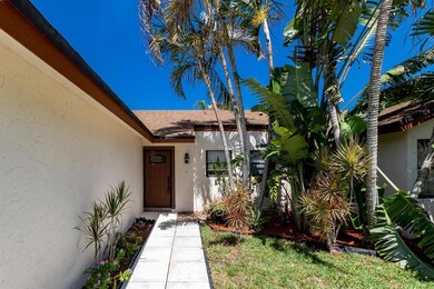 9247 Edgemont Ln, Boca Raton, FL 33434 - photo 2