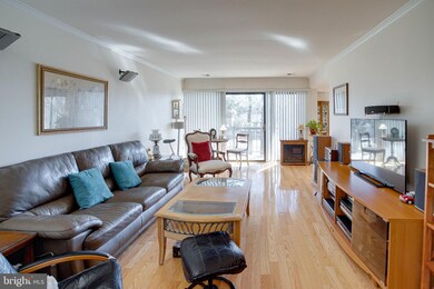 9717 Kings Crown Ct unit 102, Fairfax, VA 22031 - photo 3