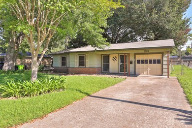 1309 Elm St, Richmond, TX 77469 - photo 2