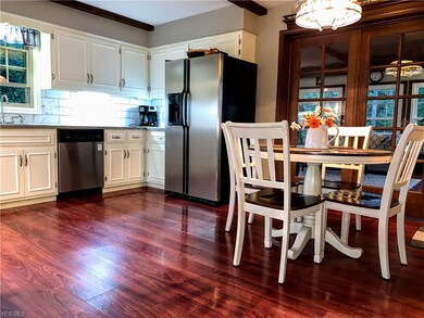Large eat in kitchen recently finished with white 