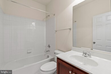 25097 Gunnery Square, Chantilly, VA 20152 - photo 2