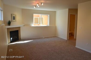 Family Room / Photo Similar