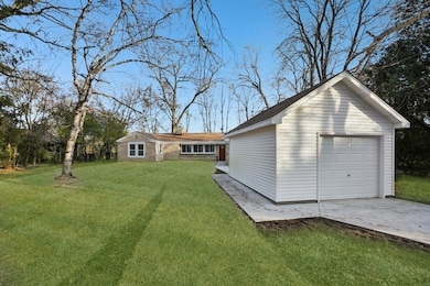 5686 N River Forest Dr, Milwaukee, WI 53209 - photo 4