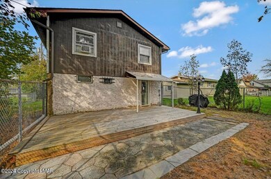 1233 Hamilton St, Stroudsburg, PA 18360 - photo 3