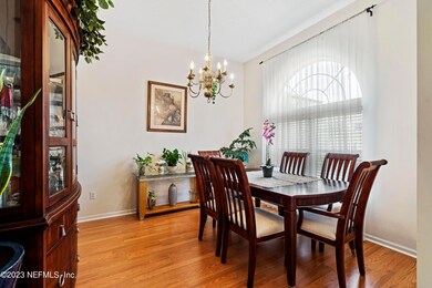 FORMAL DINING