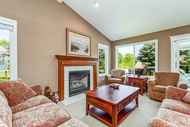 006-Living_Room-4609388-large