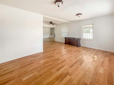 306 E Green Acres Dr, Hobbs, NM 88240 - photo 2