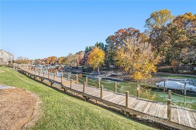 Waterfront Boardwalk to easily navigate to the pie