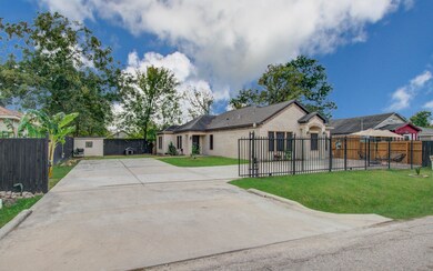 8040 Howton St unit 1/2, Houston, TX 77028 - photo 3