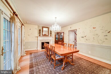 1302 Wake Forest Dr, Alexandria, VA 22307 - photo 3