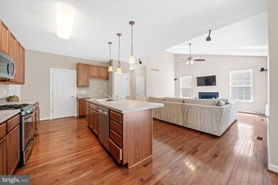 415 Bergenia Loop, Bear, DE 19701 - photo 6