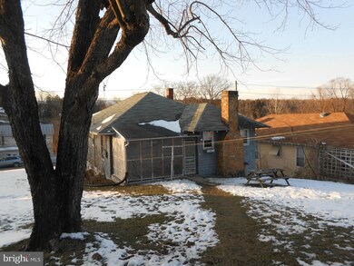 486 N Massanutten St, Strasburg, VA 22657 - photo 3