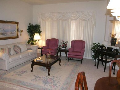 Living room 3