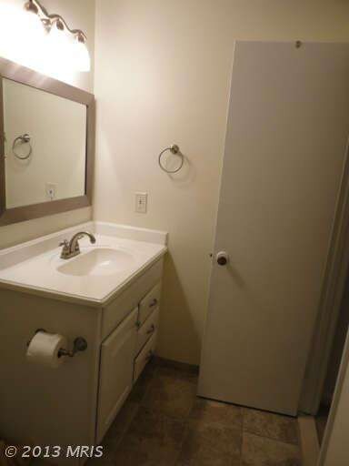 12181 Cardamom Dr, Woodbridge, VA 22192 - photo 3