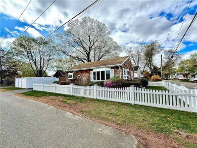 78 Viola Ave, Riverside, RI 02915 - photo 2