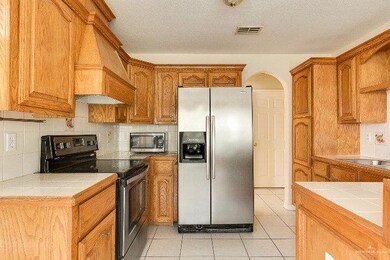 845 Shannon Ave, Alamo, TX 78516 - photo 7