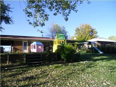 6806 Yvonne Ct, Louisville, KY 40228 - photo 3