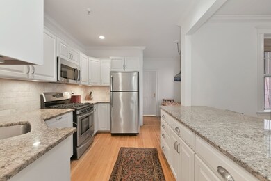 250 Commonwealth Ave unit 7, Boston, MA 02116 - photo 3