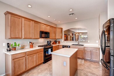 837 E Indian Wells Place-large-008-8-Kit