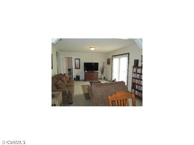 Den/Family/Great Room - Family Room
