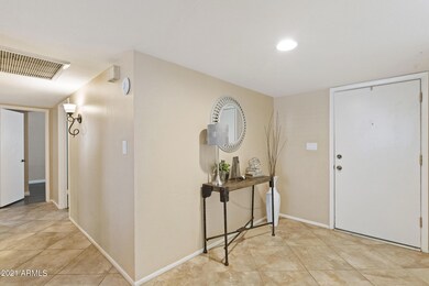 2044 E Dunbar Dr-6