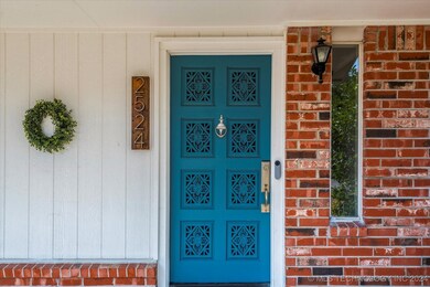 2524 Regency Rd, Bartlesville, OK 74006 - photo 2