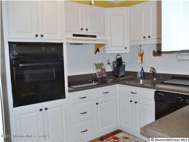 295 BROAD ST, MAT - KITCHEN