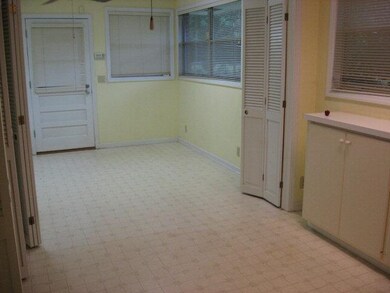 Laundry/Hobby Room