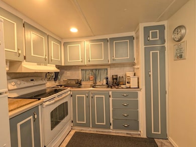 48 Pritchard St unit 48, Lakeland, FL 33815 - photo 3