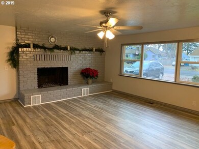 2201 Jeppesen Acres Rd, Eugene, OR 97401 - photo 4