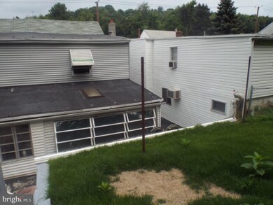 17 Ann St, Pottsville, PA 17901 - photo 2