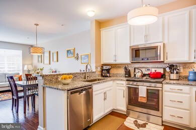 3005 Chesapeake Dr unit 9, Dumfries, VA 22026 - photo 5