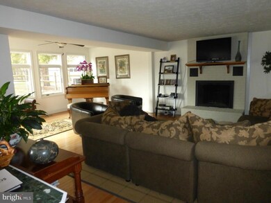 1112 Morningwood Ln, Great Falls, VA 22066 - photo 4