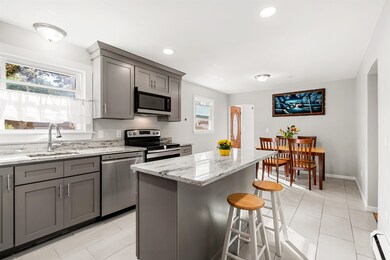 14 Waverly St, Rochester, NH 03867 - photo 4