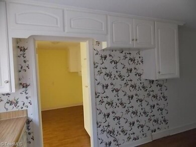 818 Sherwood Rd, Asheboro, NC 27205 - photo 7