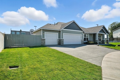 4311 W 22nd Ave, Kennewick, WA 99338 - photo 2