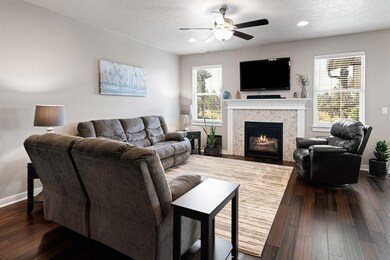 4467 SW Salmon Ave, Redmond, OR 97756 - photo 5