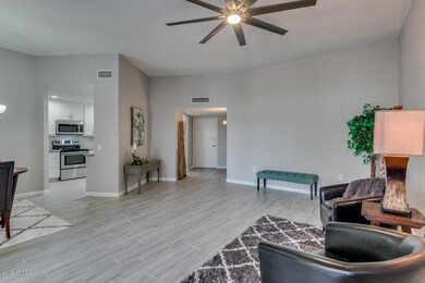 10502 W Palmeras Dr, Sun City, AZ 85373 - photo 5