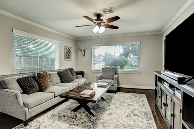 313 Northwood St, Houston, TX 77009 - photo 4