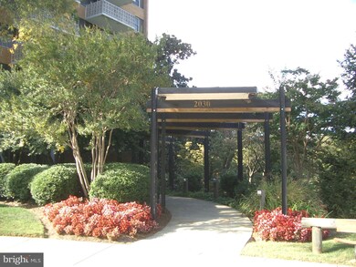 Circle Condominiums unit 1205, Arlington, VA 22201 - photo 2