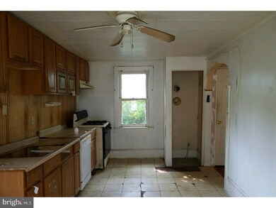 12 Pearl St, Penns Grove, NJ 08069 - photo 5
