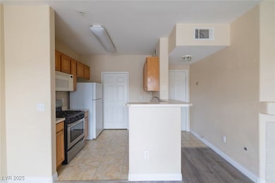 7127 S Durango Dr unit 211, Las Vegas, NV 89113 - photo 4