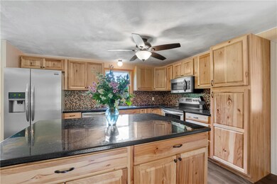 1110 Pippin Orchard Rd, Cranston, RI 02921 - photo 6